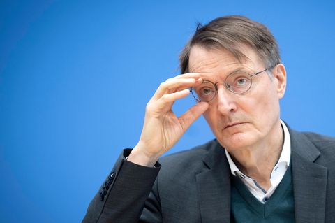Teure Maskendeals: Lauterbach will Geld von Schweizer Masken-Millionären zurück