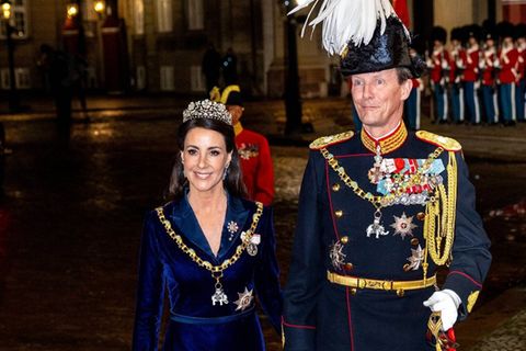 Auf neuen Fotos strahlen sie wie Königspaar