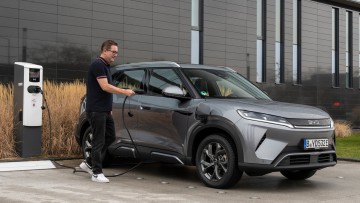 Elektro statt Verbrenner?: Wechselbereitschaft stagniert