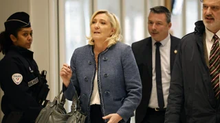«Je suis Marine!» – die Reaktionen auf das Urteil gegen Le Pen
