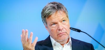 Und dann warnt der Noch-Wirtschaftsminister vor zerstörerischer Deflation