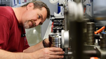 Keine Wende im Februar: Auftragseingang in der Industrie stagniert