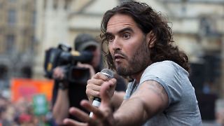 Russell Brand wegen Vergewaltigung angeklagt