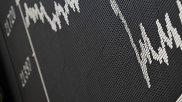 Börsenbeben nach Trumps Zollwut: DAX bricht um zehn Prozent ein