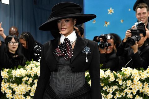 Rihanna kommt mit Babybauch zur Met-Gala