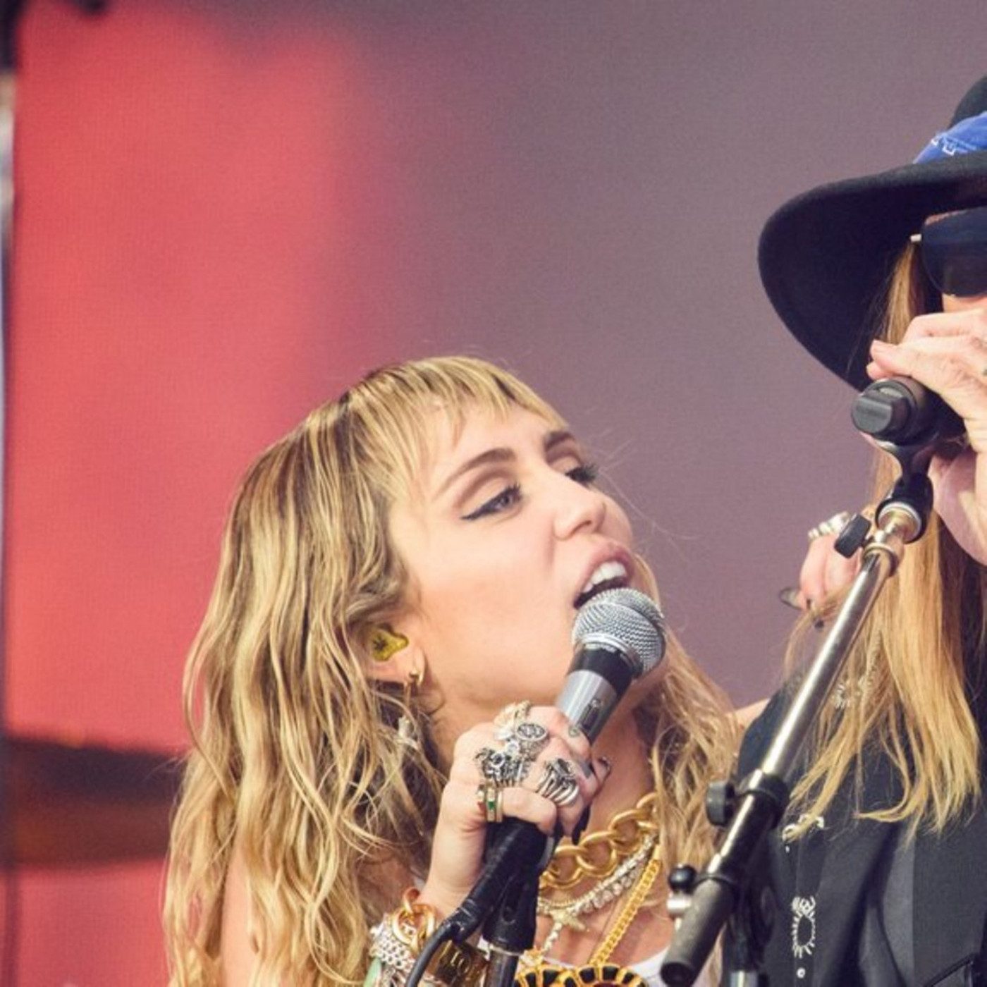 Billy Ray Cyrus feiert mit Tochter Miley