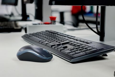 Logitech Tastatur &amp; Maus (kabellos) für 21 statt 45 Euro: Top-Deals am Freitag
