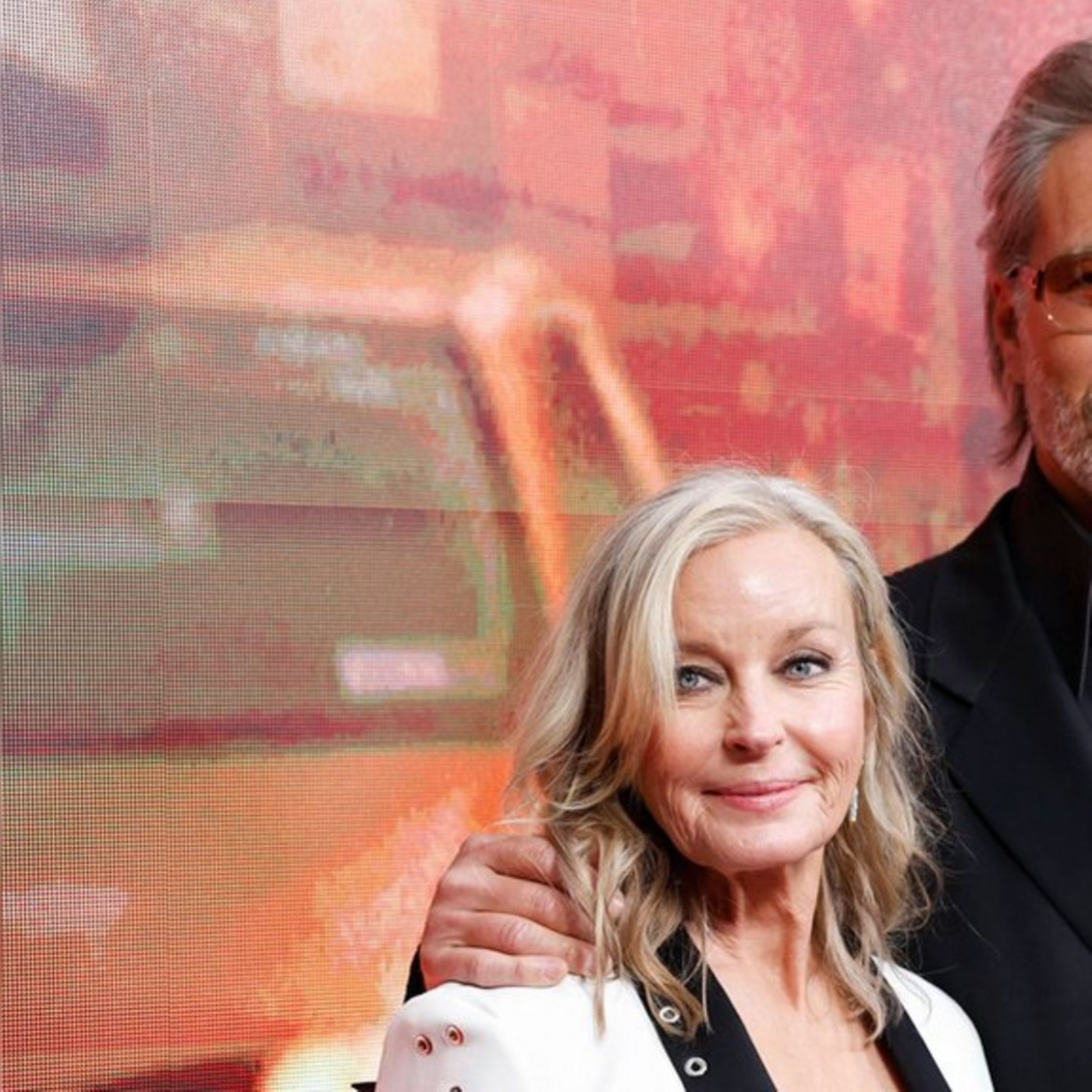 Bo Derek begleitet ihren Ehemann John Corbett