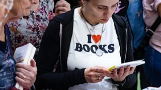 K&auml;ppi und Shirts f&uuml;r Leseratten: Wer tr&auml;gt das und warum?