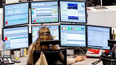 DAX bleibt auf Kurs