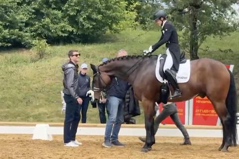Thomas und Lisa Müller zeigen sich gemeinsam bei Reitturnier