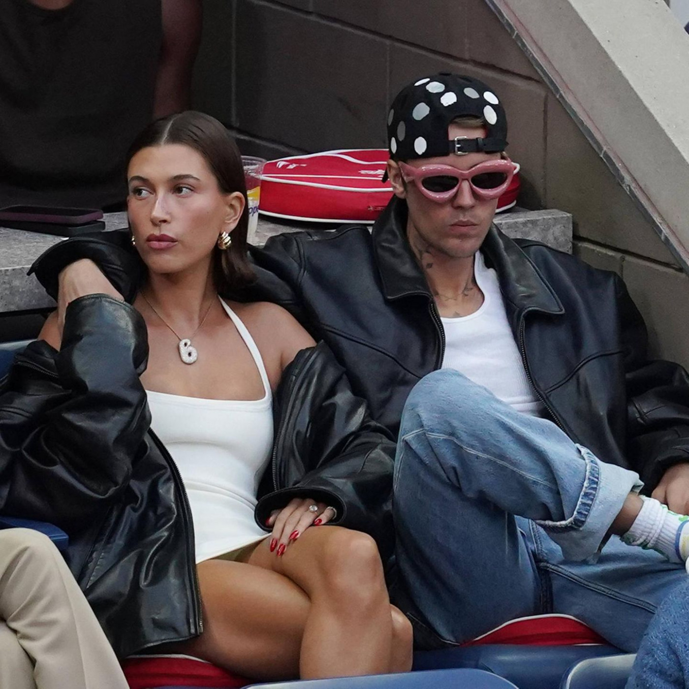 Nach Milliarden-Deal: Fans fordern Hailey Bieber zur Scheidung auf