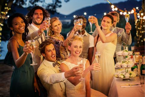 Welches Kleid ist für einen Hochzeitsgast geeignet? Fünf Ideen zur Inspiration