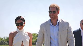 Prinz Harry imitiert Kindheitsmoment im Disneyland