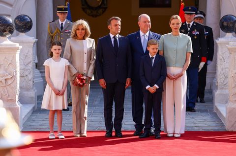 Fürst Albert und Fürstin Charlène feiern mit den Macrons in Monaco