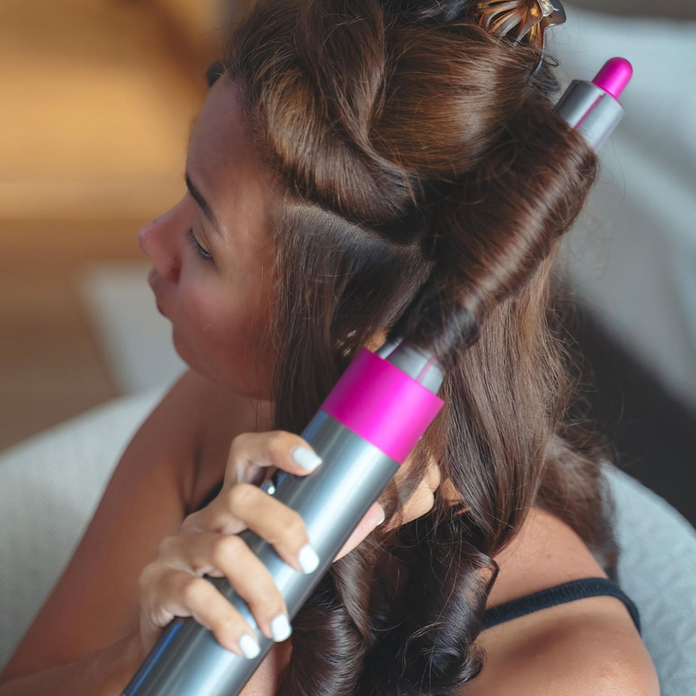 Perfekte Frisur im Handumdrehen: So halten Locken länger