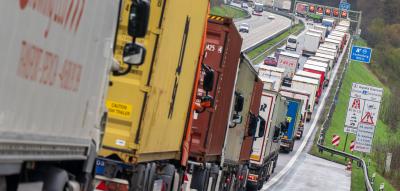 Lkw-Lobby fürchtet Milliardenstrafen wegen EU-Klimazielen – und hofft auf Bundesregierung