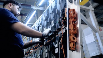 Ford in Köln: Batterie-Montagewerk eröffnet