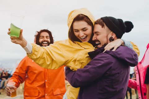 Festival-Looks: Mit diesen wasserdichten Pieces tanzen Sie im Regen