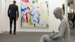 Die Kunst ist im Krisenmodus, doch das Geschäft läuft weiter