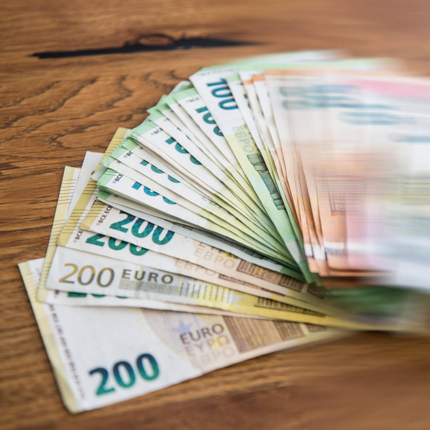 Macht Geld glücklich? Forscher erklärt, wie viel man braucht