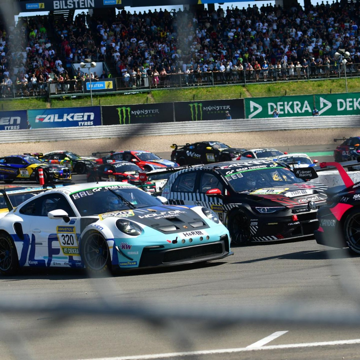 Volksfest des Motorsports: Rowe-BMW siegt beim 24h-Rennen