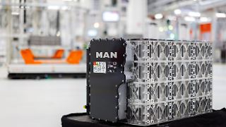 Lahmende E-Auto-Nachfrage lässt Batteriemarkt einbrechen