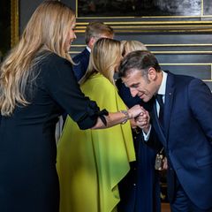 Kronprinzessin Amalia: Handkuss von Macron, Plauderei mit Trump