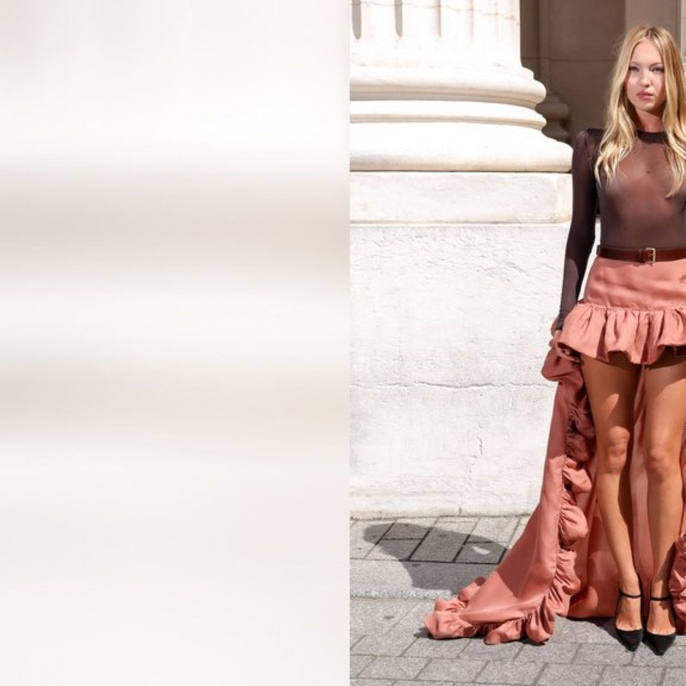 Model sorgt in Paris für Aufsehen