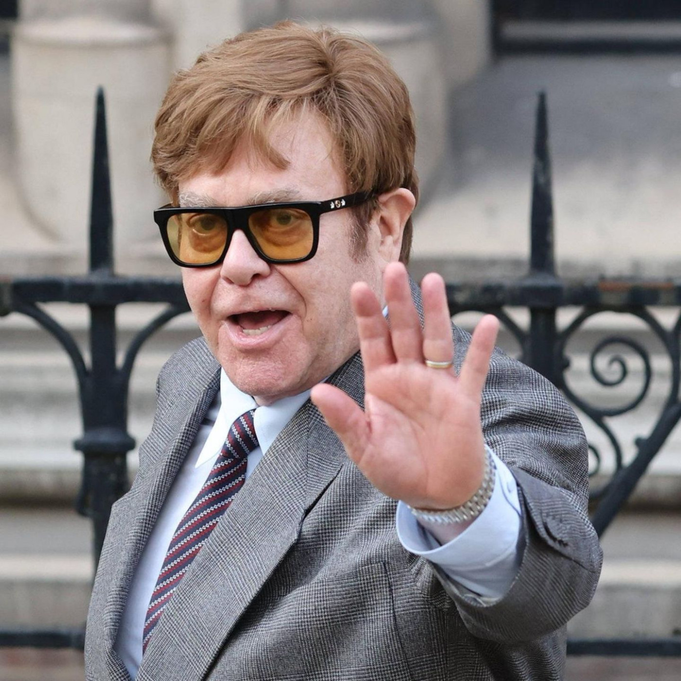 Patenonkel Elton John hält bei Brooklyn Beckhams Streit mit seinen Eltern zu ihm