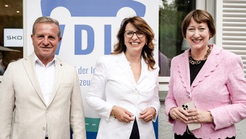 Berliner Abend des VDIK: Branche ruft nach klarer Perspektive für E-Mobilität