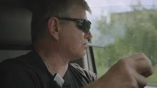 Der Mann, der die Toten nach Hause fährt