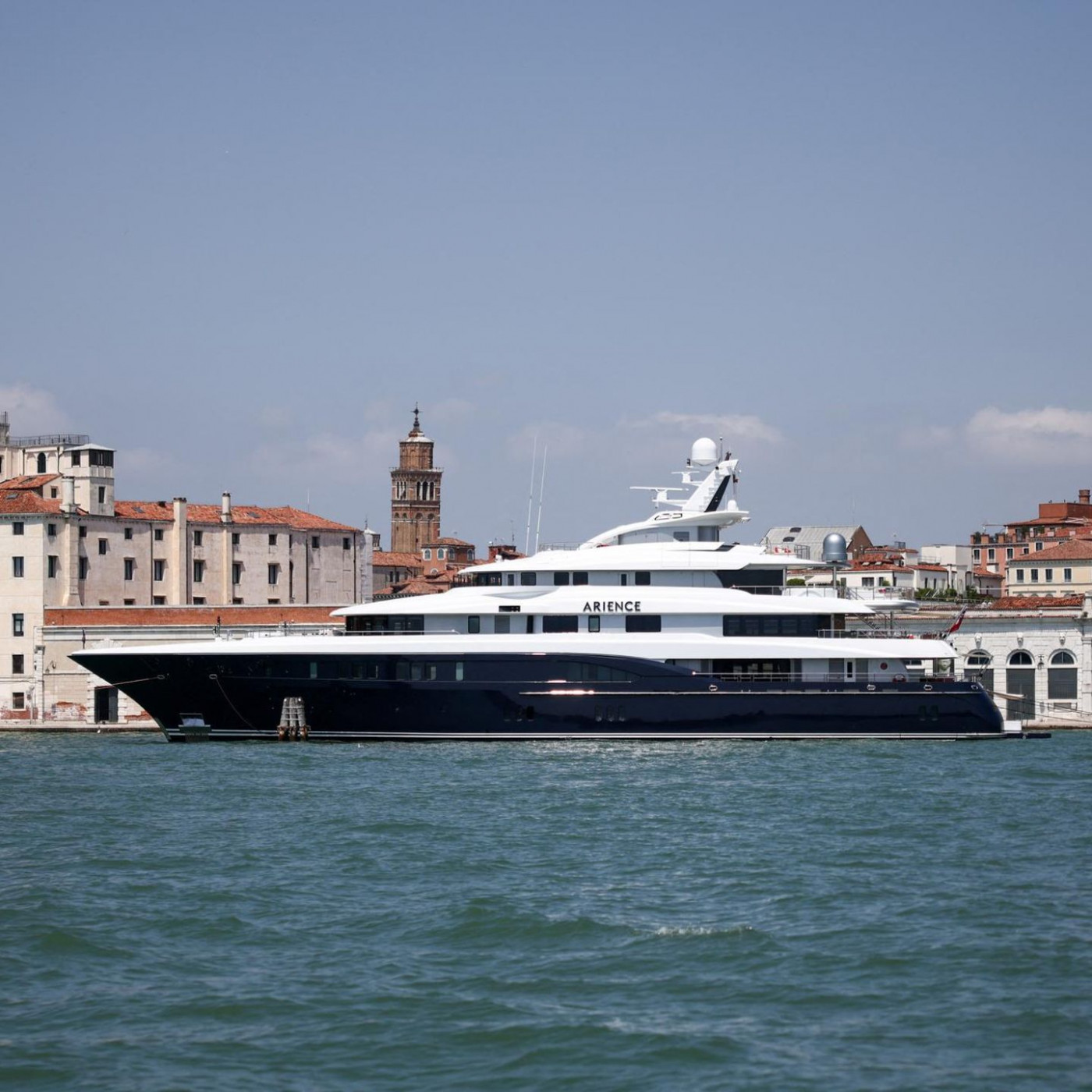 Diese Super-Jachten liegen vor Venedig – zur Promi-Hochzeit des Jahres