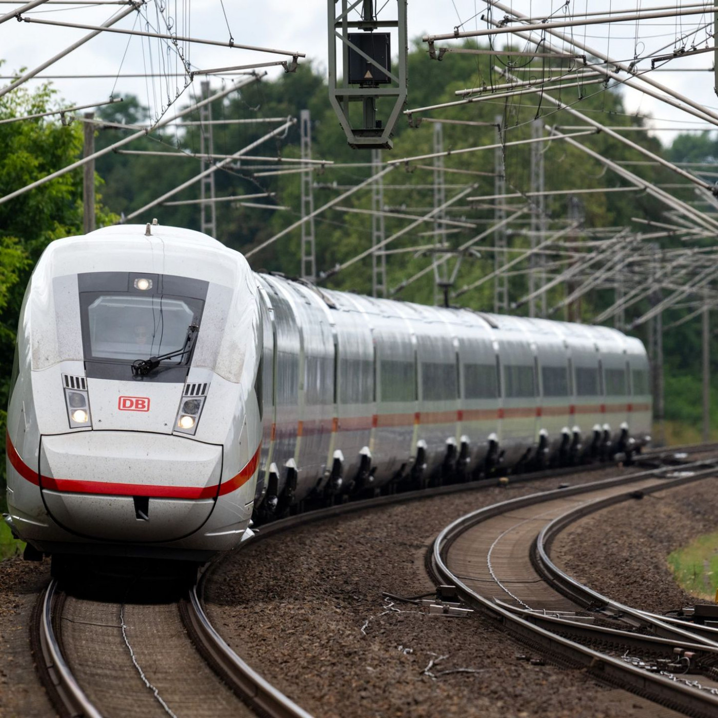 Bahn will Sitzplatzangebot erhöhen - Dementi zu Abbau