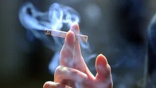 «Adieu, la cigarette!» in Parks und an Stränden