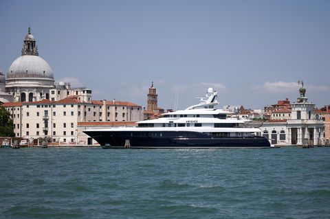 Diese Super-Yachten liegen vor Venedig – zur Promi-Hochzeit des Jahres
