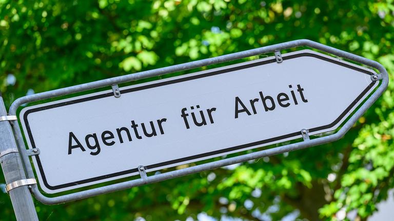 Nur leichter Rückgang der Arbeitslosigkeit im Juni