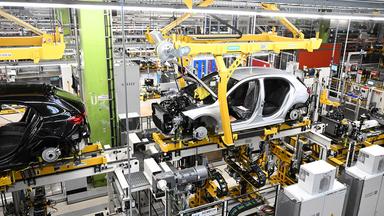 Industrie produziert überraschend mehr