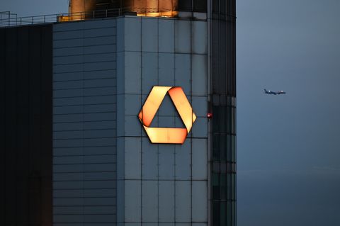 Unicredit greift nach Commerzbank - Bund nur noch Nummer 2