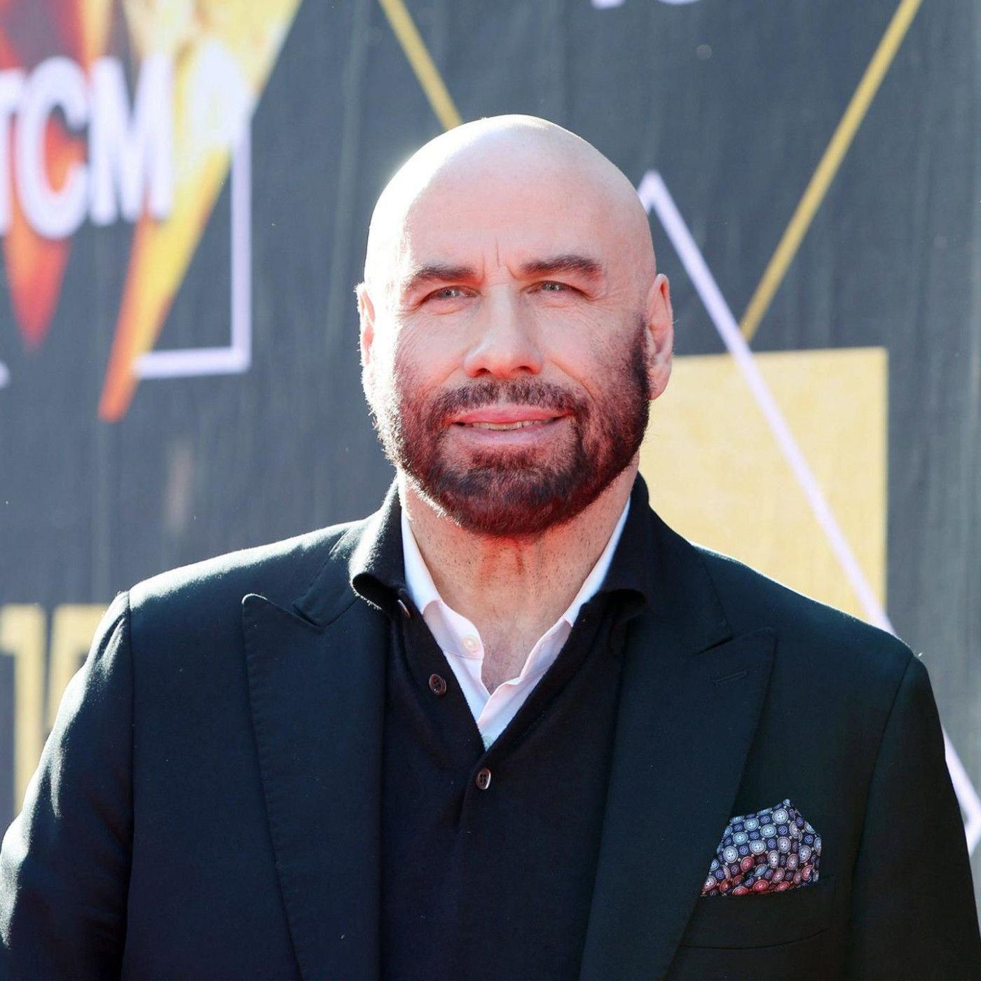 John Travolta sieht mit 71 Jahren auf einmal wieder aus wie 35