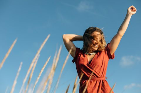 Wickelkleider-Trends 2025: Diese Modelle sind jetzt angesagt