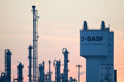 Chemiekonzern BASF senkt Gewinnprognose