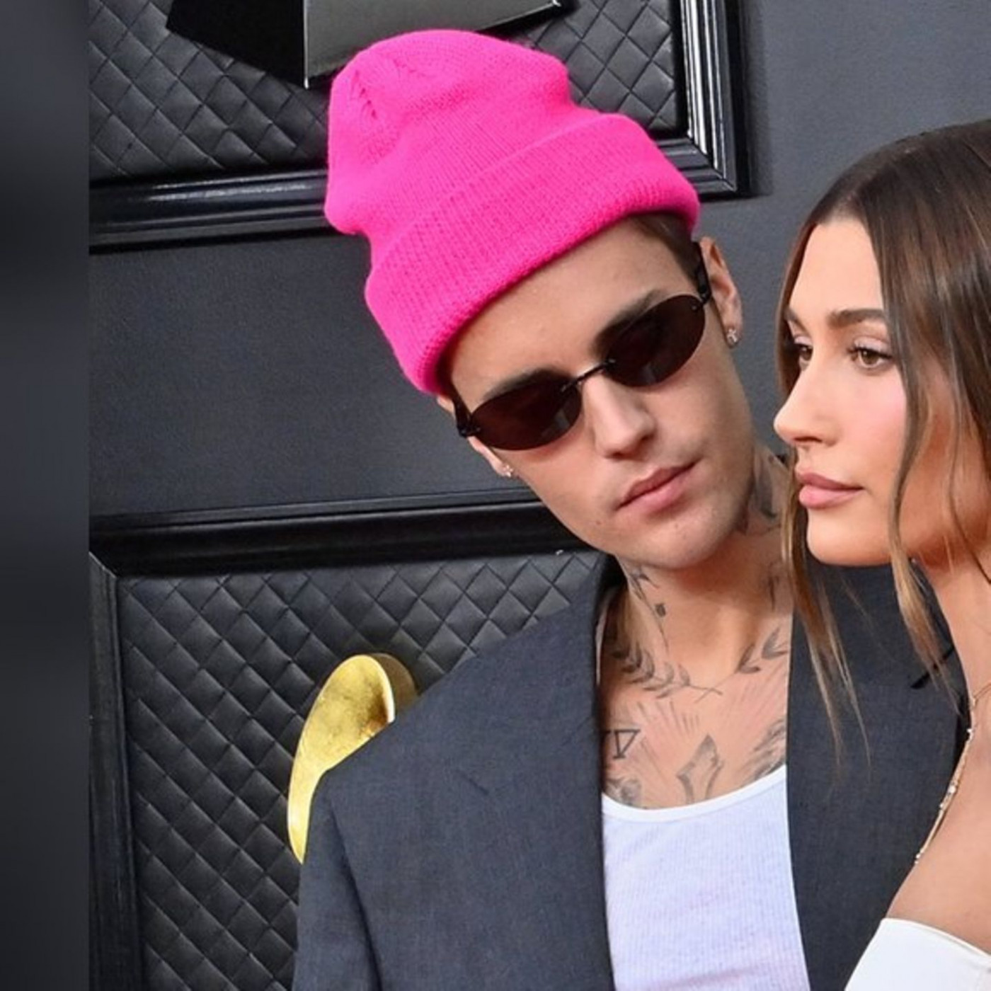 Popstar schwärmt von Ehefrau in Bikini
