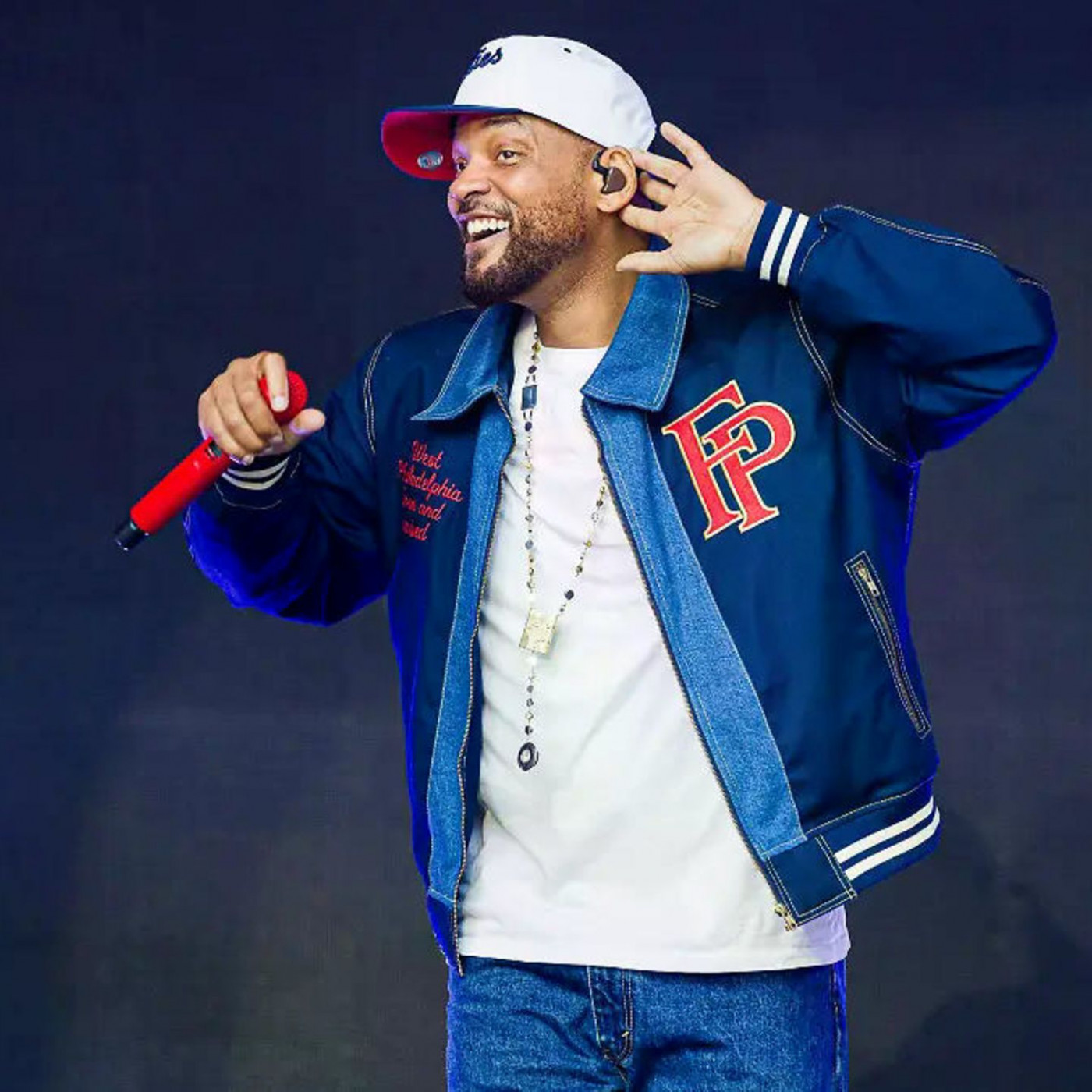 Will Smith rutscht fast aus – Regen sorgt für Aufregung in Hamburg