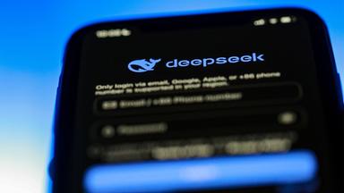 DeepSeek bald nicht mehr in deutschen App-Stores?