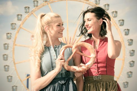 Dirndl-Trends: Diese Modelle sind echte Hingucker auf dem Oktoberfest