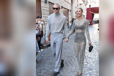 Hingucker-Auftritt bei Fashionshow in Rom