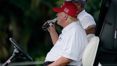 Ein Präsident, eine Cola, eine Mission?