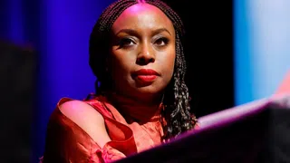 Verzweifeln Sie heute als Feministin, Chimamanda Ngozi Adichie?