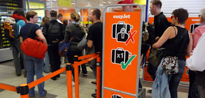 Prämien fürs Erwischen – Die neue Handgepäcks-Masche von Easyjet